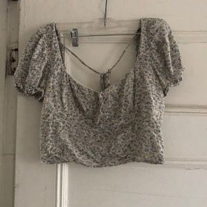 American eagle floral peasant blouse